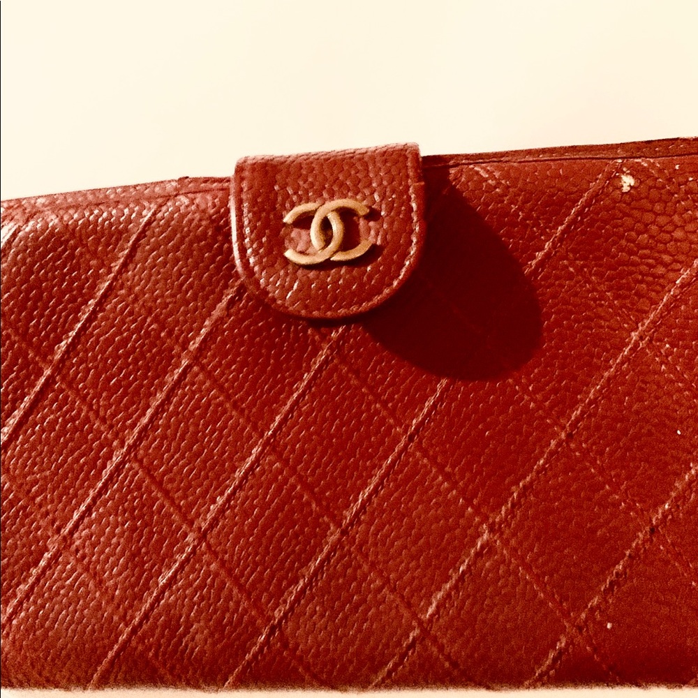 Chanel Classic Caviar Quilted Walled